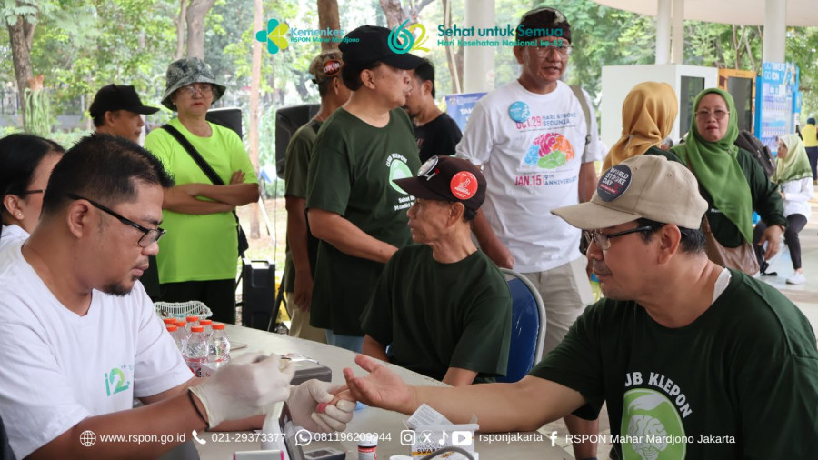 Memperingati HKN ke-62, RSPON Mahar Mardjono Selenggarakan Senam & Skrining Stroke di Tebet Eco Park