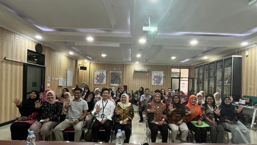 Sosialisasi Ergonomi di Puskesmas Pasar Rebo: “Kerja Ergonomis, Pegawai Produktif”